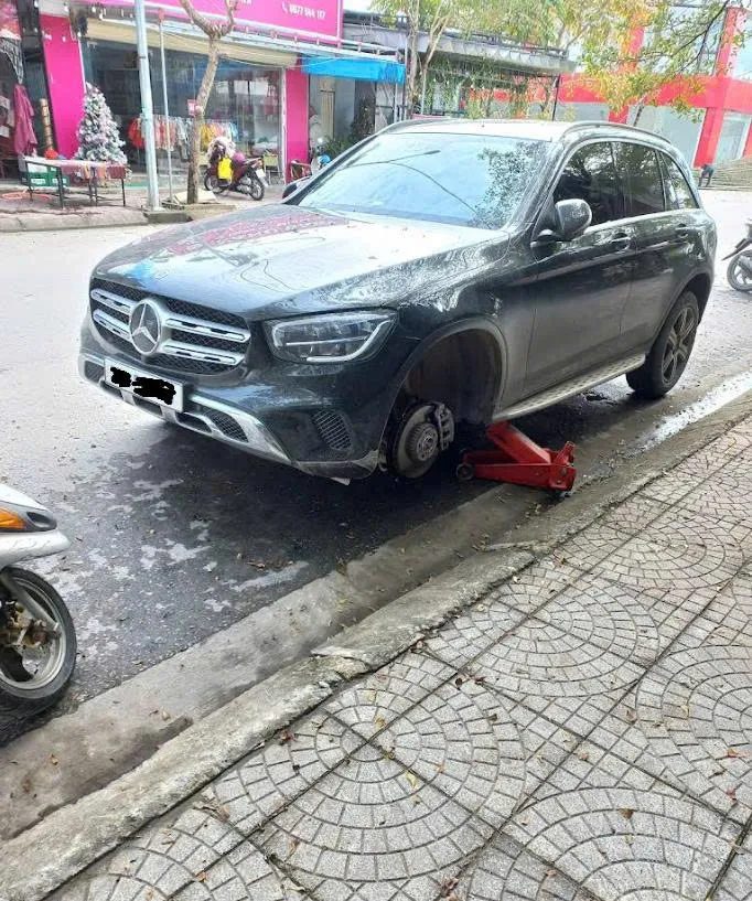 Vá lốp ô tô lưu động Trần Long - Cứu Hộ Xe Ô Tô Cam Ranh