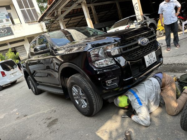 Vá vỏ Ô Tô bến cát - Cứu Hộ Xe Ô Tô Bến Cát
