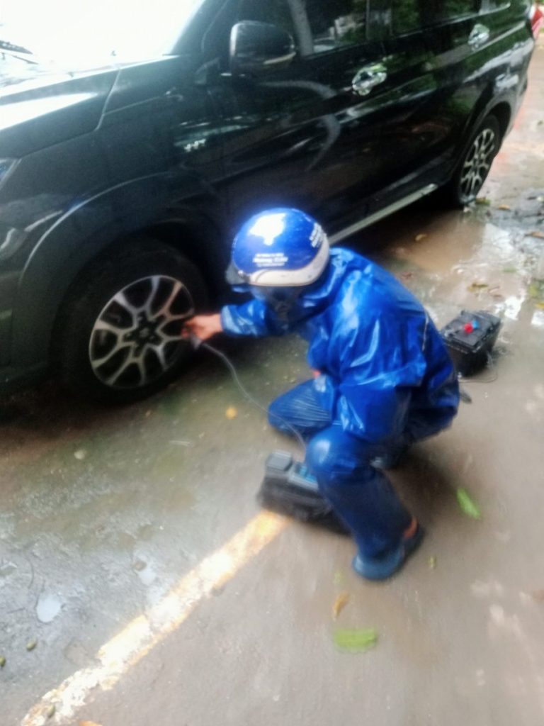 Vá vỏ bến cát Cần - Cứu Hộ Xe Ô Tô Bến Cát