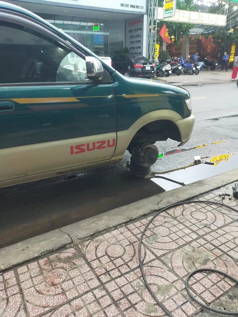 Vá vỏ lưu động-Văn Lâm quận 12, đường Nguyễn Thị Búp, Hiệp Thành - Cứu Hộ Xe ÔTô Quận 12