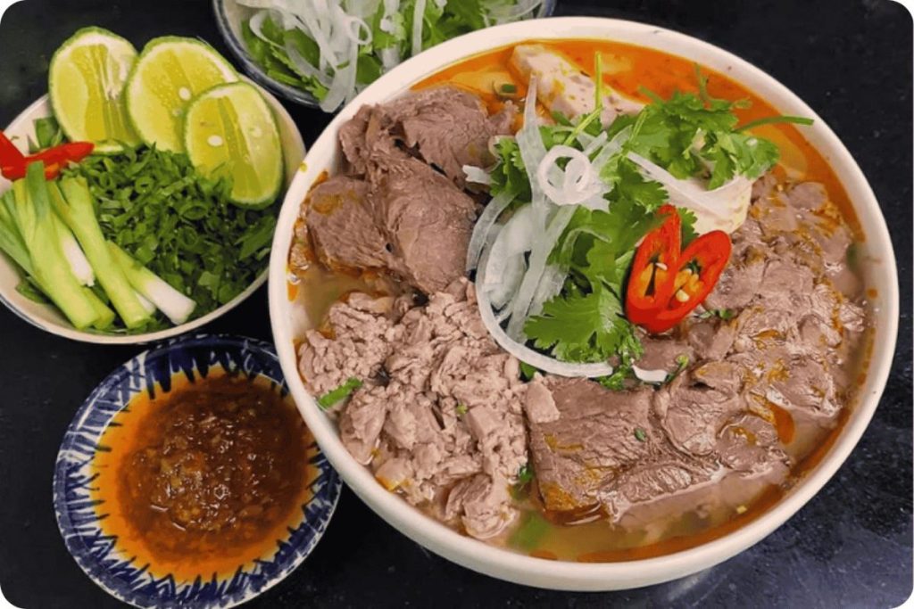 Bún bò Huế - ăn trưa Đồng Nai