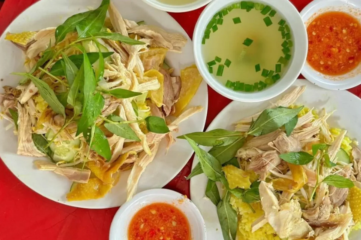 Cơm gà Phú Yên - Ăn trưa Phú Yên