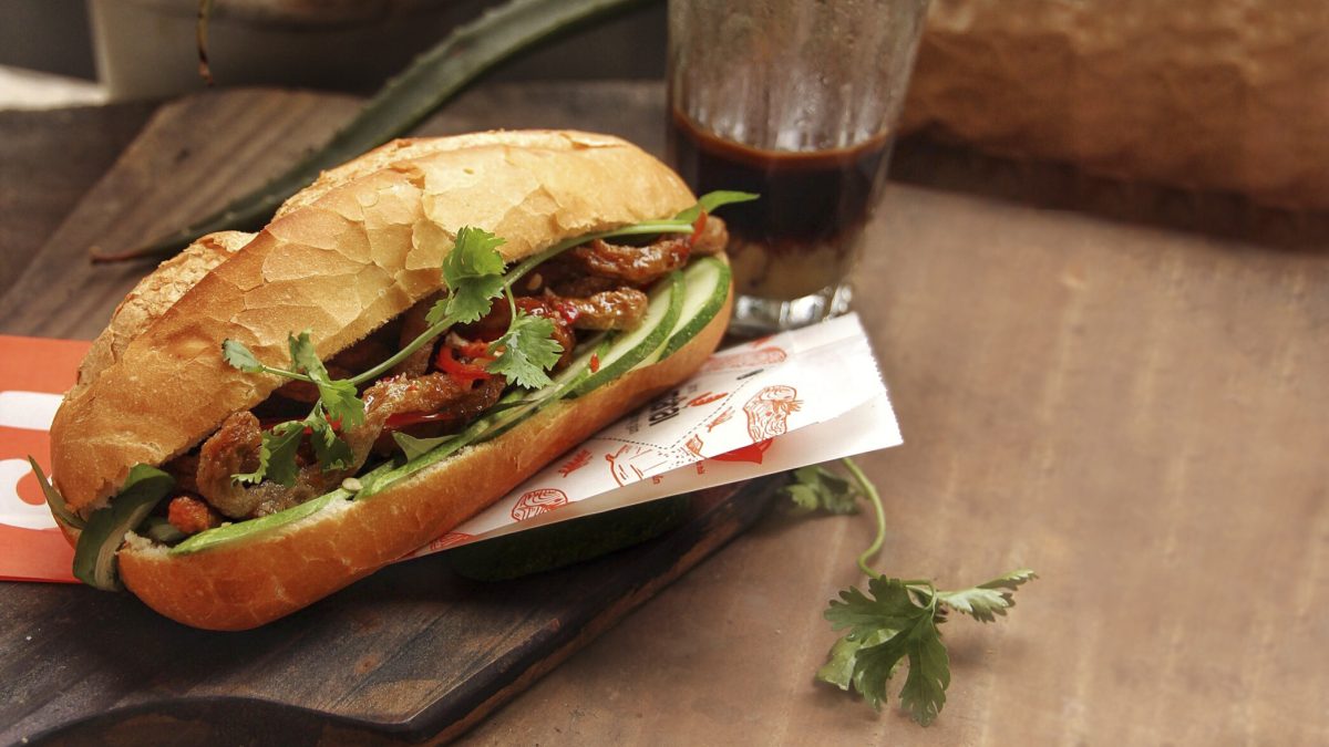 Bánh mì chả cá - Ăn sáng Phú Yên