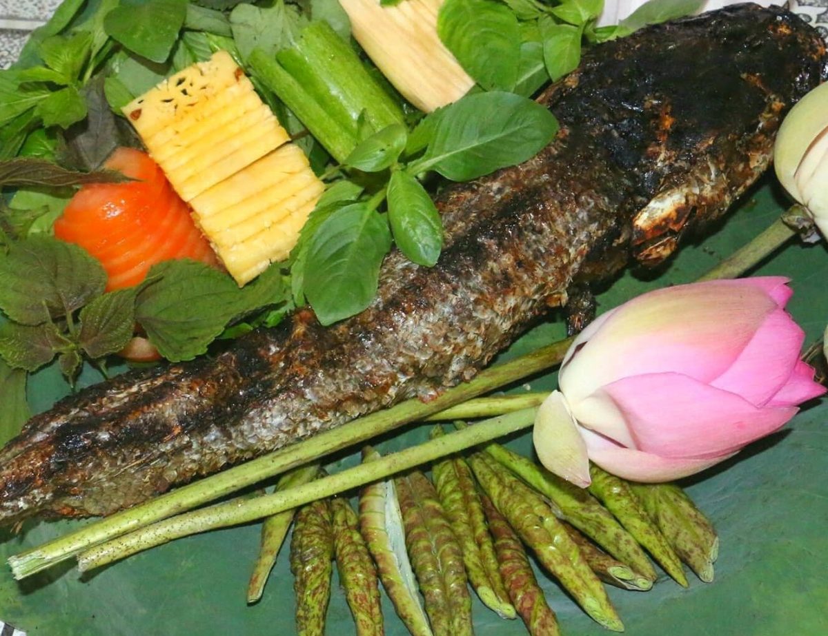 Cá lóc nướng trui - Ăn trưa Đồng Tháp