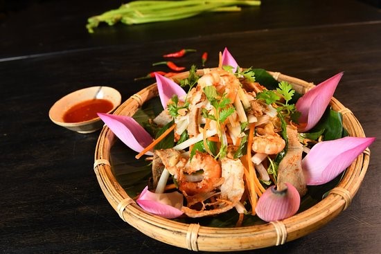 Gỏi ngó sen tôm thịt - Ăn trưa Đồng Tháp