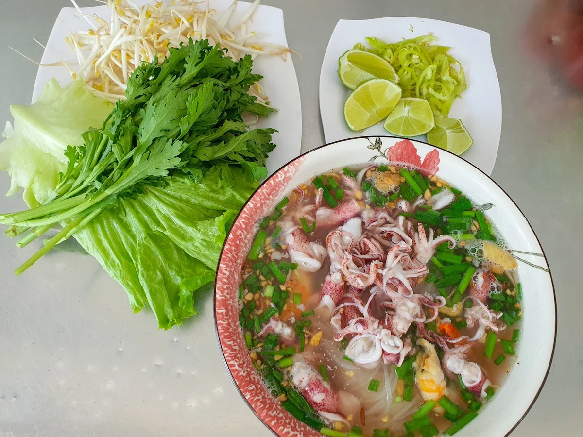 Hủ tiếu mực - Ăn sáng Vũng Tàu