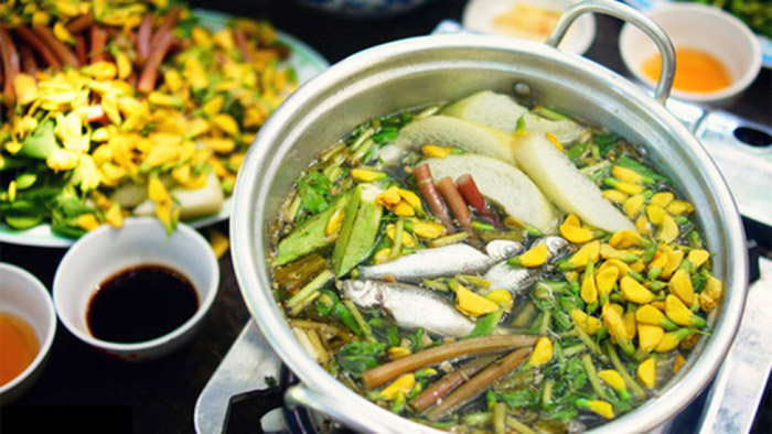 Lẩu cá linh bông điên điển - Ăn trưa Đồng Tháp