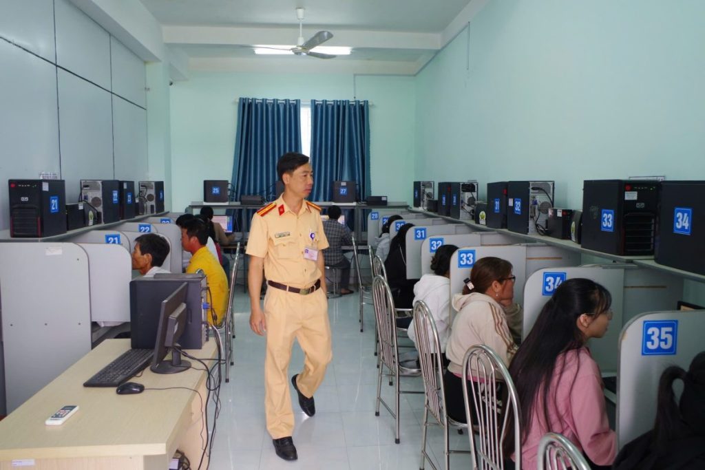Thi sát hạch lý thuyết - Hồ sơ học bằng lái xe ô tô