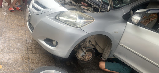 Tư Trắng Chuyên Thước Lái Rotuyn Gầm Ôto Quận 5- garage ô tô quận 5