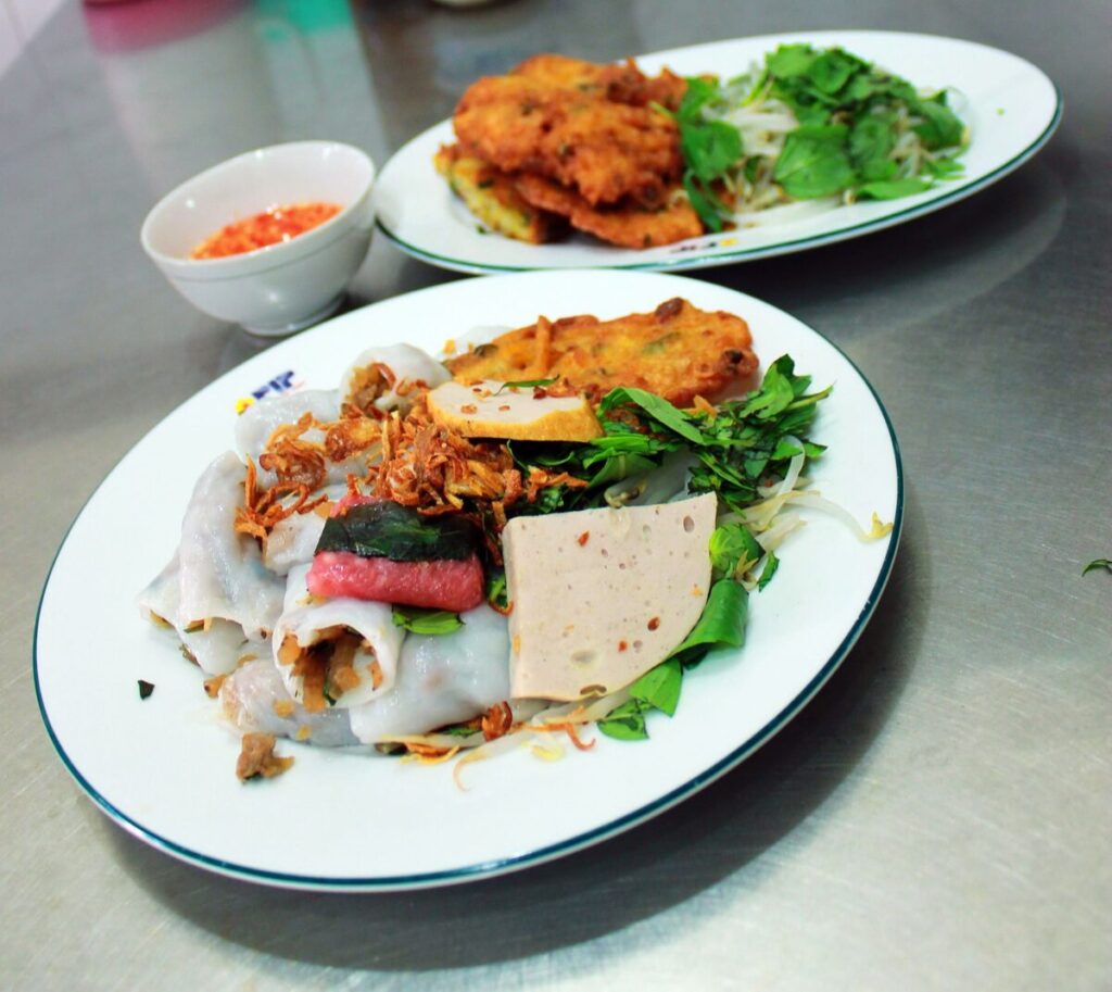 Bánh cuốn nóng - Ăn sáng Nha Trang