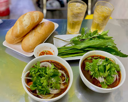 Bò kho đông ba- ăn trưa Tân Uyên