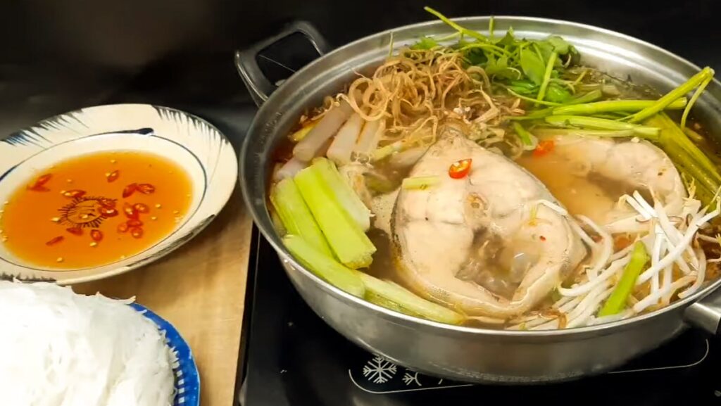 Lẩu cá bớp - Ăn tối Phú Quốc