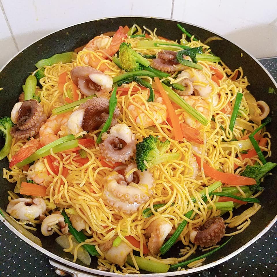 Mì xào hải sản - Ăn tối Phú Quốc