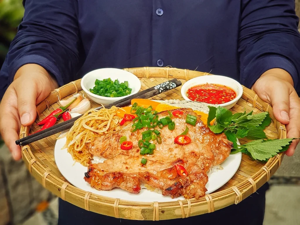 Cơm tấm sườn bì chả - Ăn tối Mỹ Tho